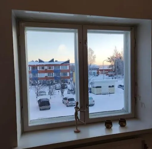 Charming And Cool In The Centre *